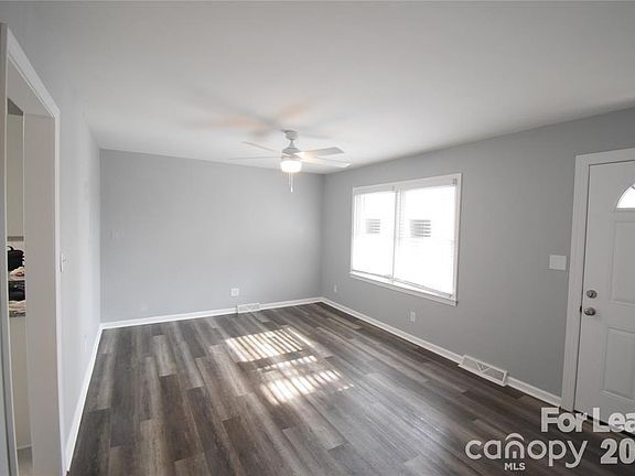 2nd image of 924 Edgegreen Dr