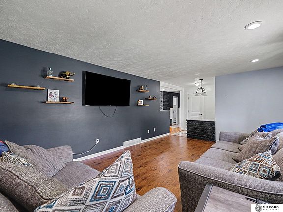 5th image of 8402 S 26th St