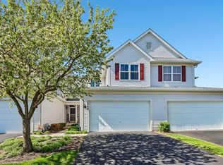 2986 Langston Cir, St Charles, IL 60175