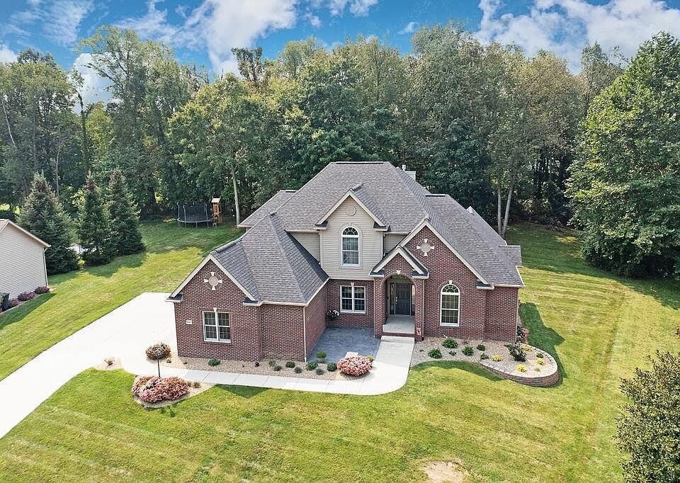 1st image of 347 River Oaks Dr