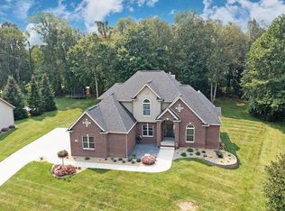 347 River Oaks Dr, Heath, OH 43056