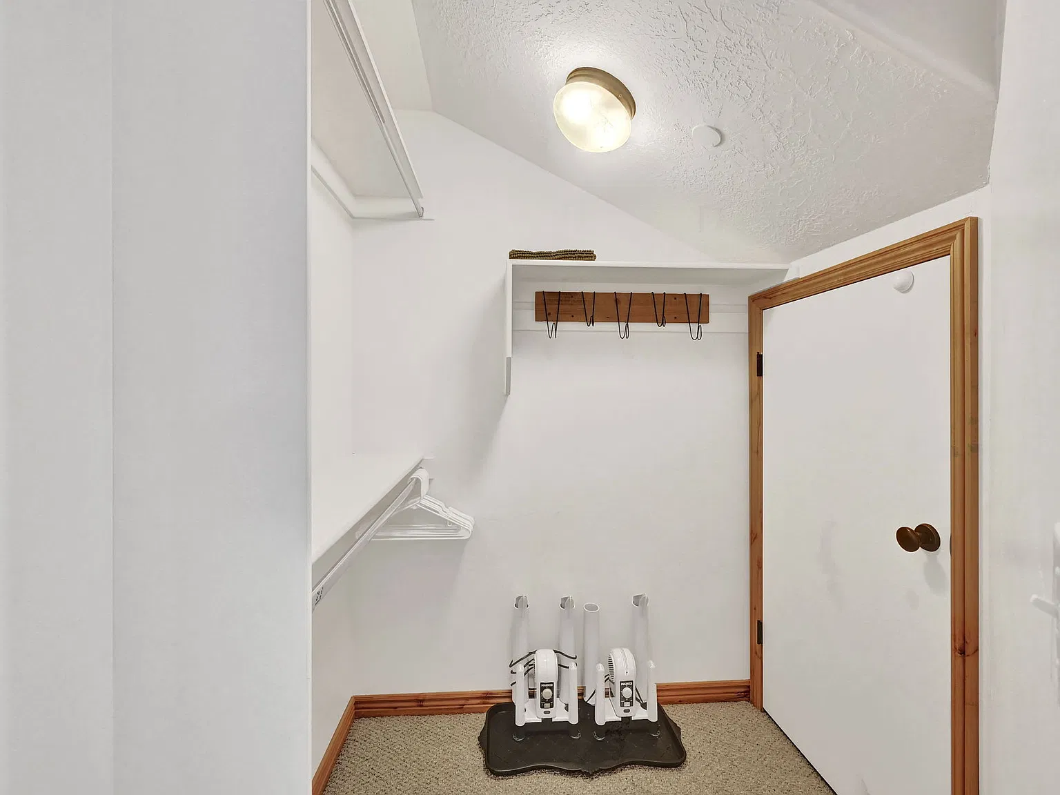 2 bed, 1.5 bath, 1565 sqft, $2,800 — Photo 2