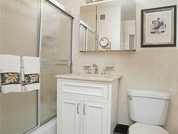 5th image of 2940 W 5th St APT 11D