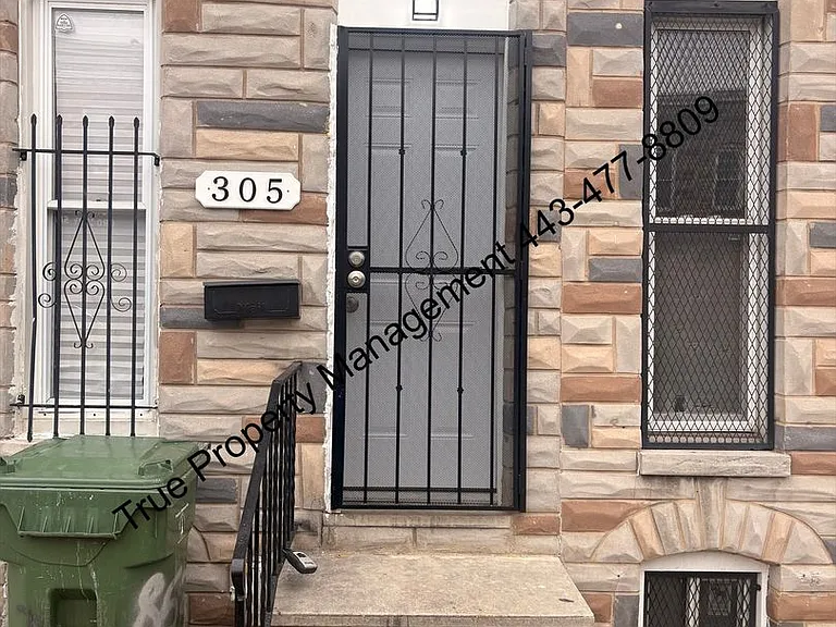305 S Calhoun St — Photo 1
