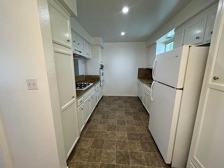 10722 Missouri Ave #6 — Photo 5