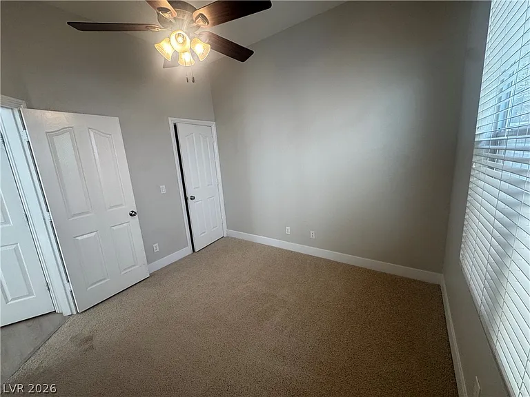 1521 Tillman Falls Ave — Photo 8