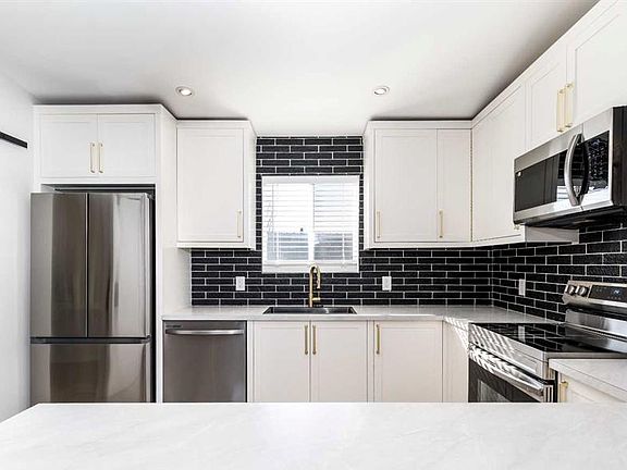 4th image of 5344 76th St #200