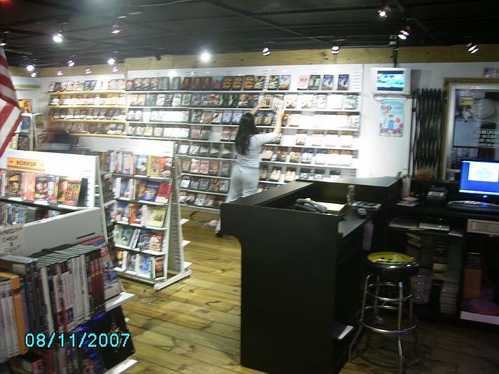 2nd image of 921 NE 79th St
