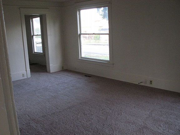 2nd image of 4302 Yakima Ave