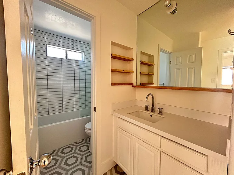 370 Obispo Ave Long Beach, CA 90814 — Photo 11