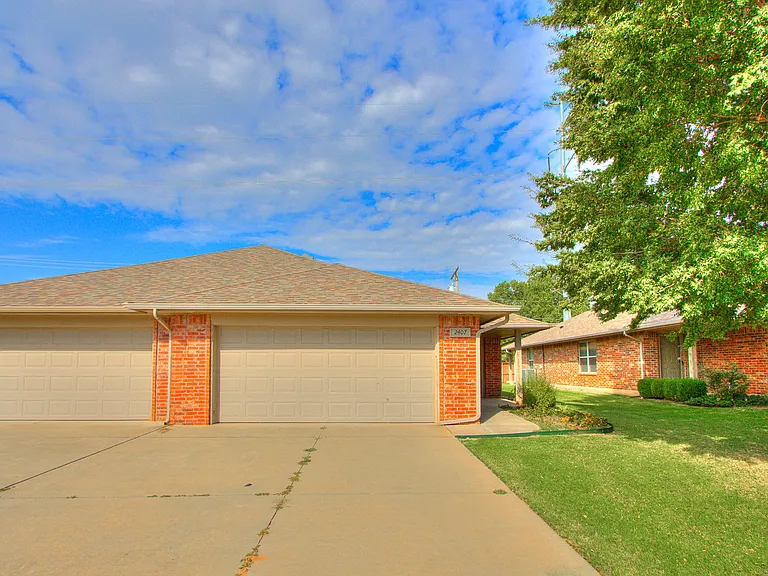 2413 Kyle Robert Ln — Photo 3