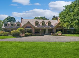 260 E Onwentsia Rd, Lake Forest, IL 60045