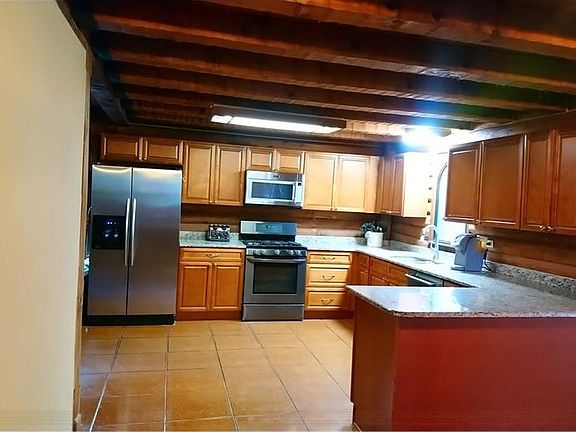 4th image of 164 Riverwoods Dr