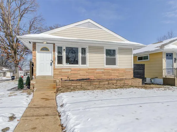 201 Monica Dr, Saint Louis, MO 63127