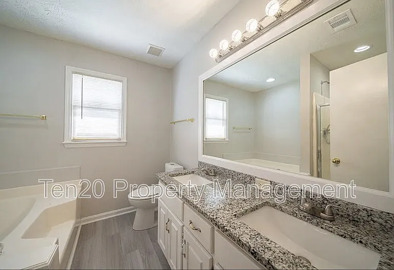 3007 Longmont Ln — Photo 11