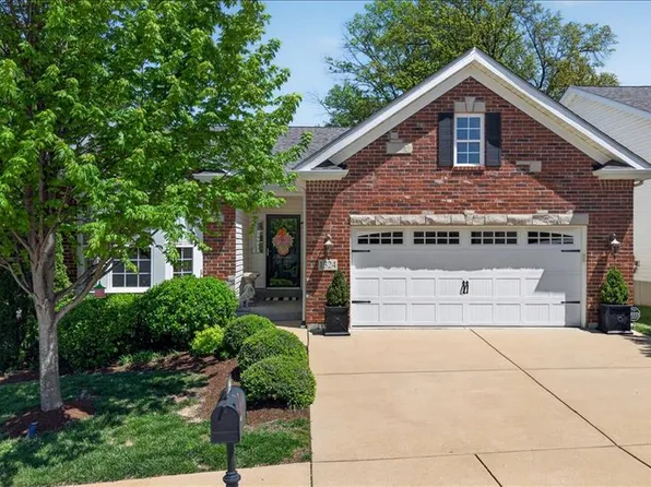 1324 Greystone Estates Ln, Saint Louis, MO 63146