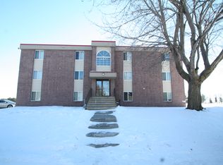 302 6th St SW #304, Kasson, MN 55944
