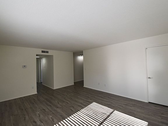 5th image of 14033 Bessemer St APT 204