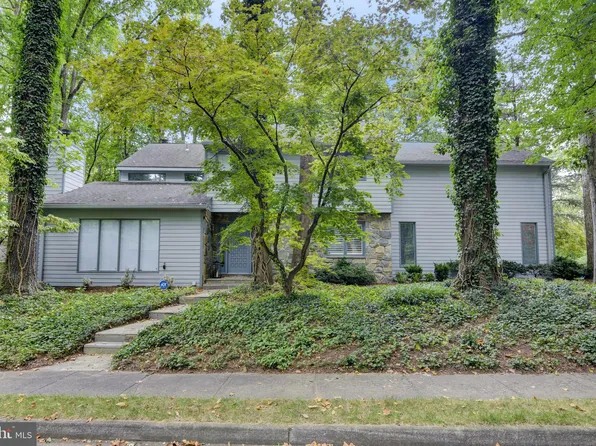 2001 Halyard Ln, Reston, VA 20191