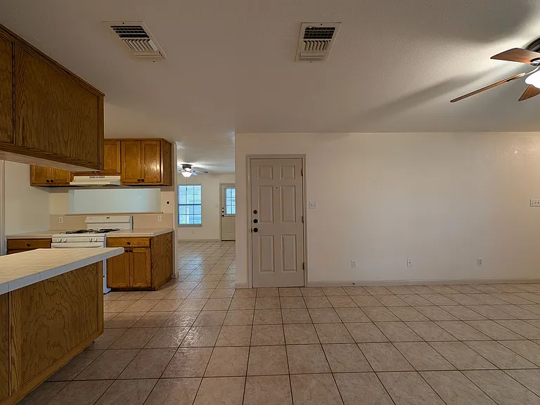1134 Misty Acres Dr — Photo 9