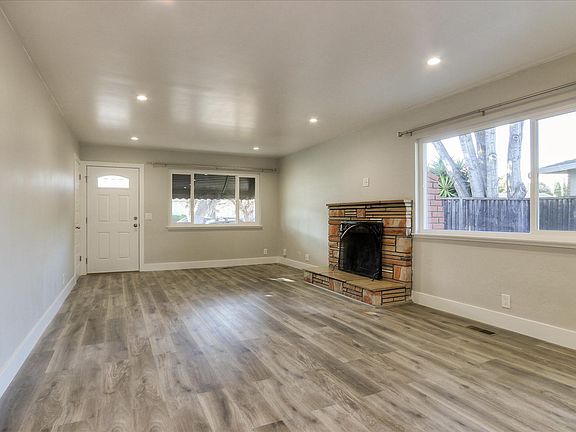 4th image of 940 Lawton Ave
