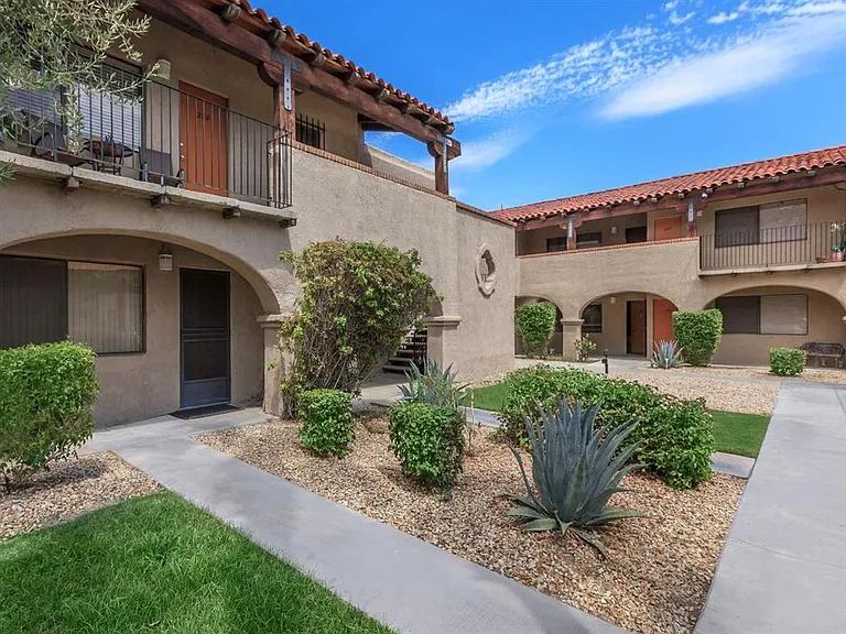 San Jacinto RC Apartments — Photo 37