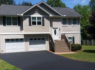 15 Depot Pl, Ellijay, GA 30540