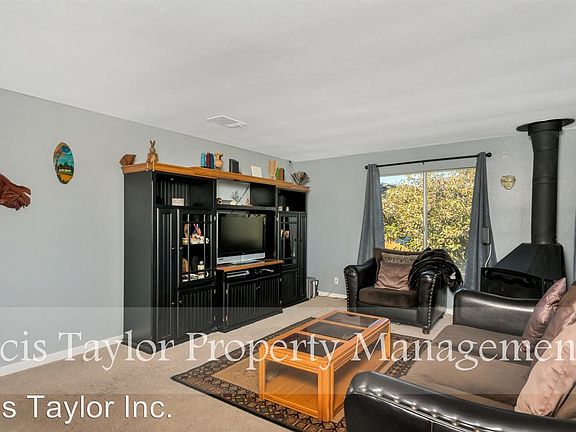 5th image of 1283 Calavo Dr