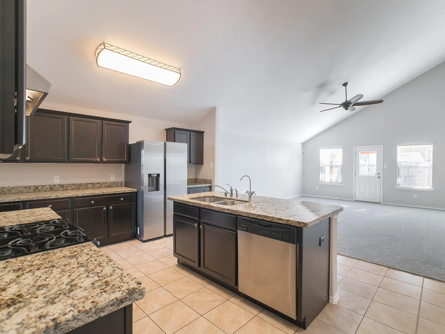4 bed, 2.5 bath, 2216 sqft, $2,195 — Photo 1