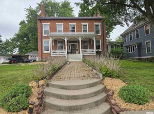 239 W Chestnut St, Canton, IL 61520