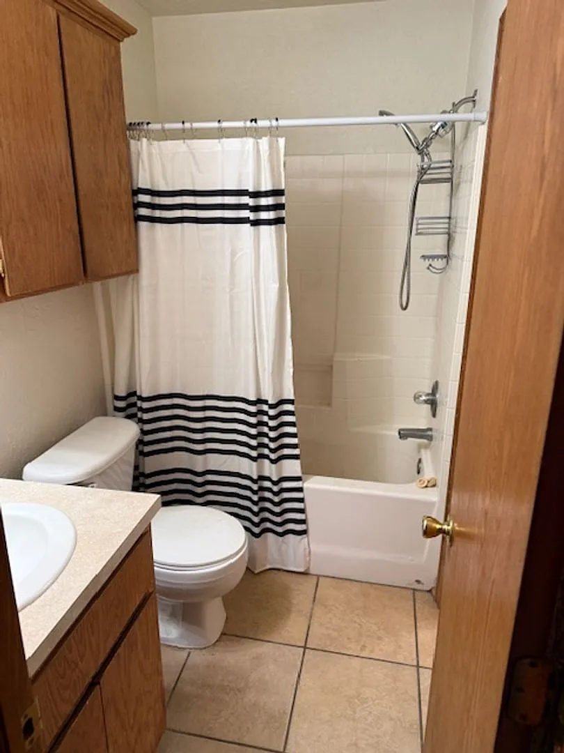 1909 E Ave Duplex — Photo 4