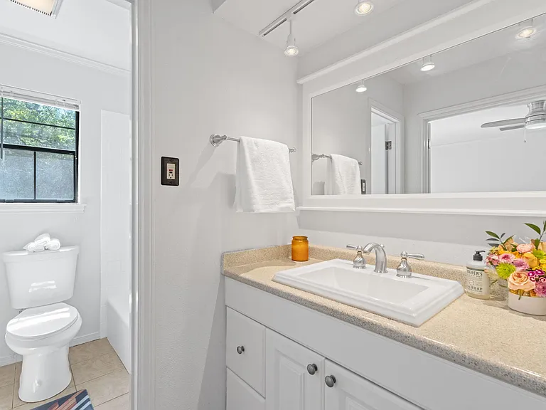 6513 Cat Creek Trl — Photo 17