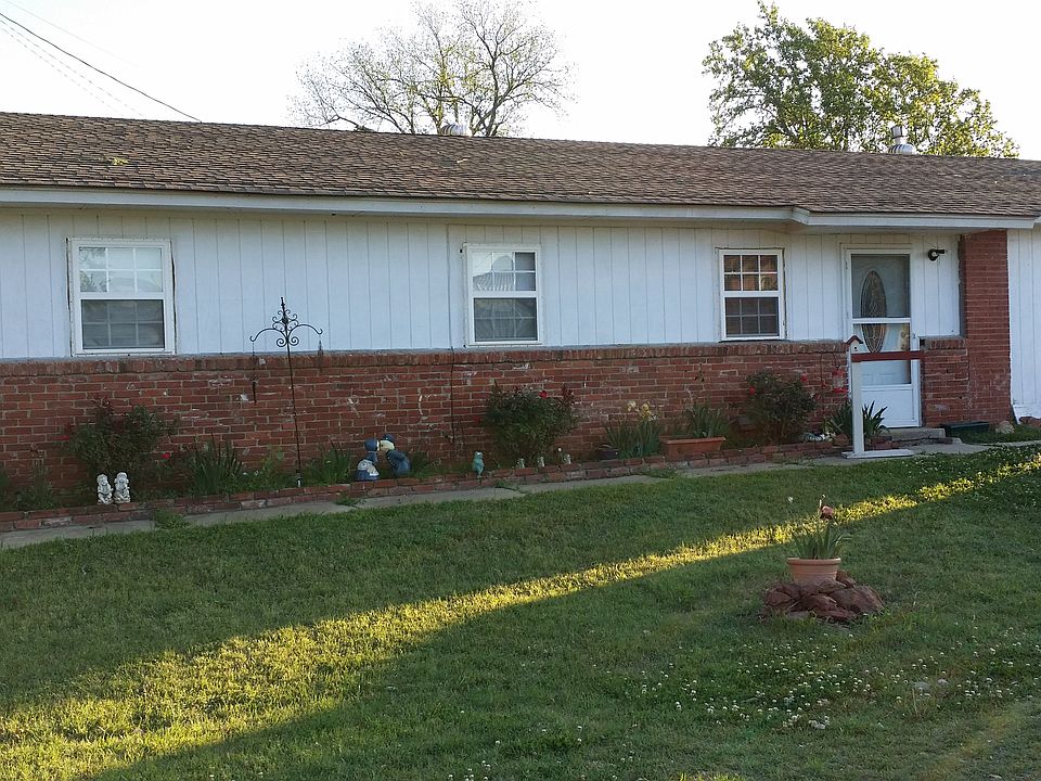 3 bed 2 bath Home  in Paden 