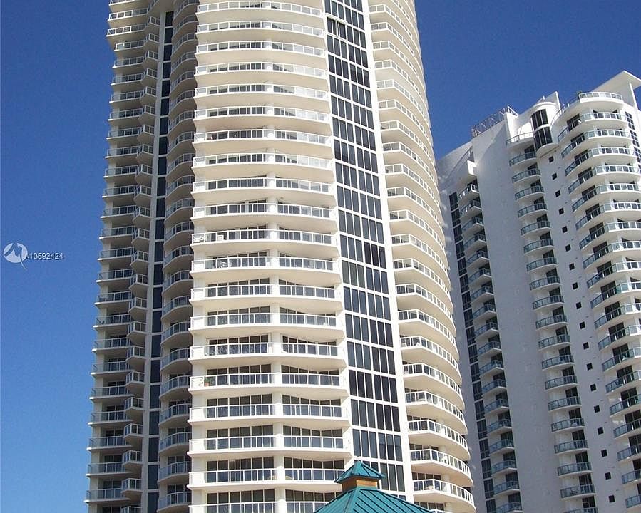 1st image of 18671 Collins Ave