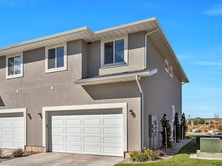 808 S 1710 E — Photo 18