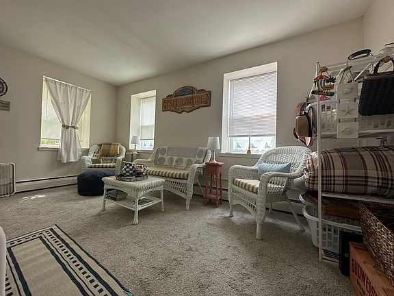 4th image of 923 Washington St APT 304