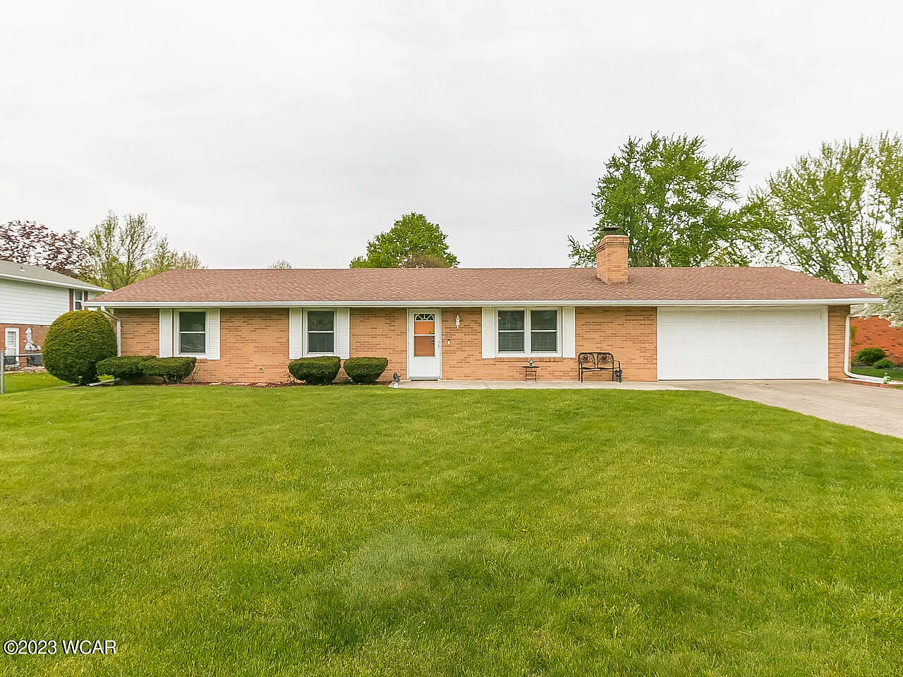 1752 Edgewood Dr photo 1