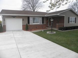 9883 Brisbin Rd, Morris, IL 60450