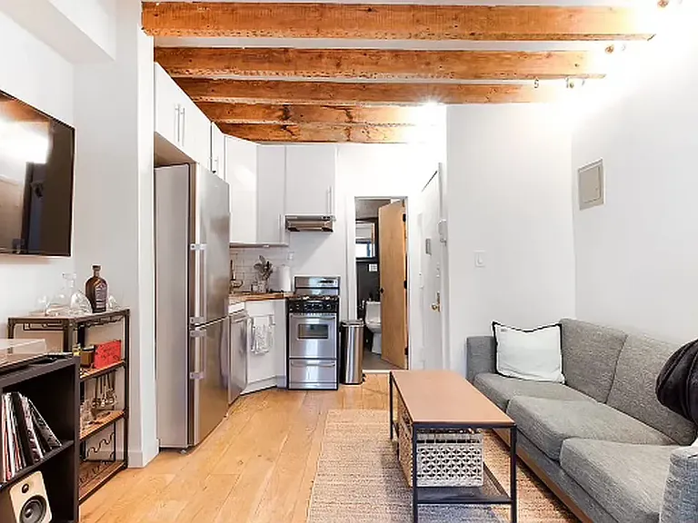 42 Horatio St #17 — Photo 1