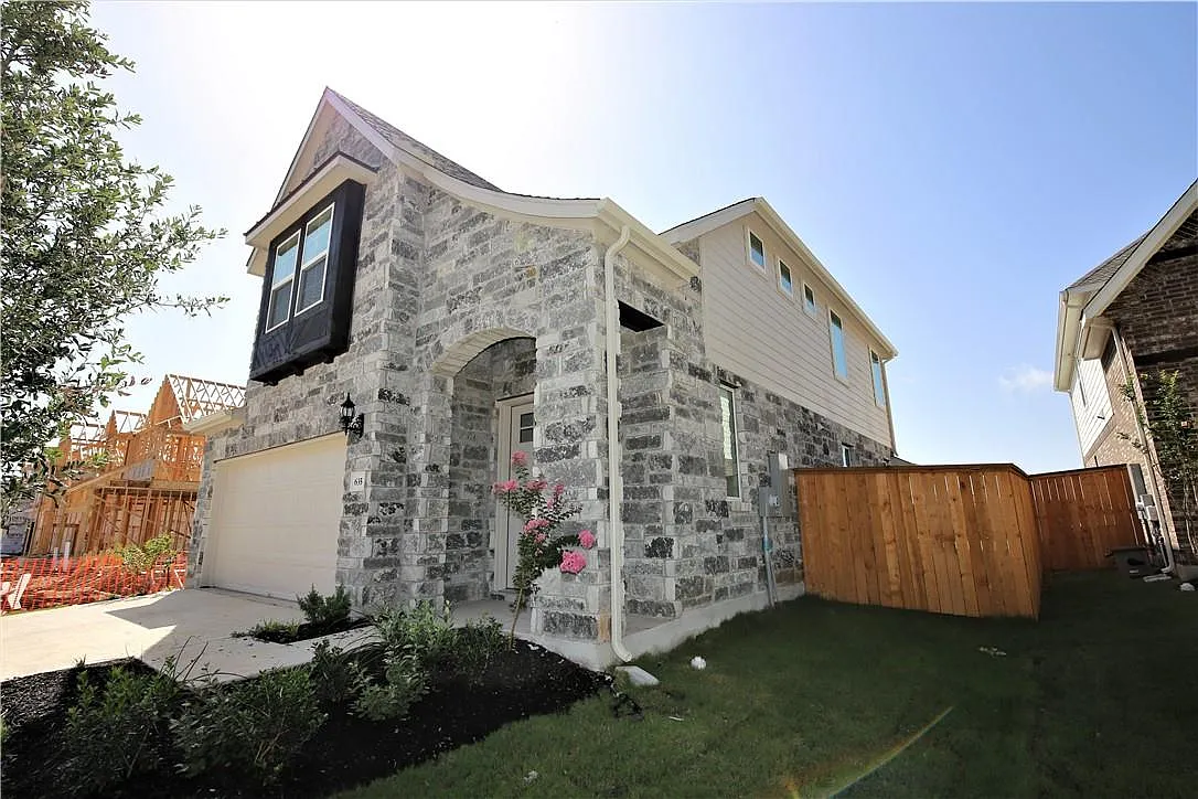 4 bed, 3.5 bath, 2236 sqft, $2,400 — Photo 3