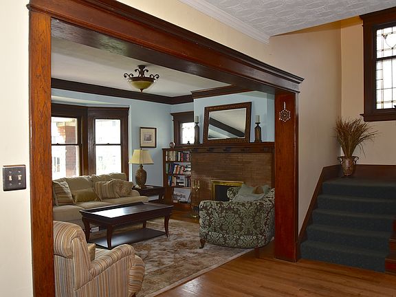 3rd image of 2634 N Farwell Ave