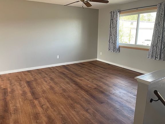5th image of 430 Aspen St