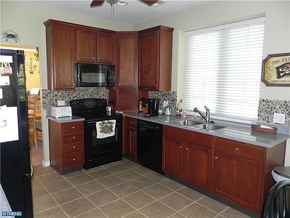 5th image of 132 Galleon Dr