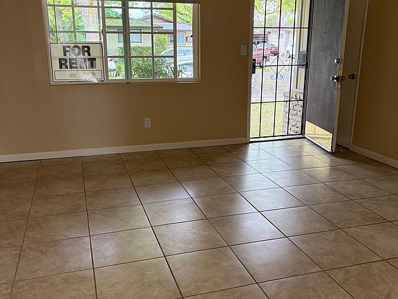 5th image of 1709 Carver Ct Unit 3