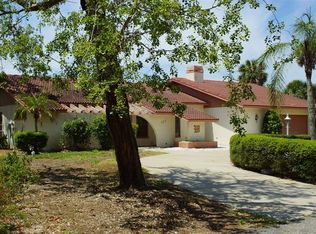 633 Bayshore Rd, Nokomis, FL 34275