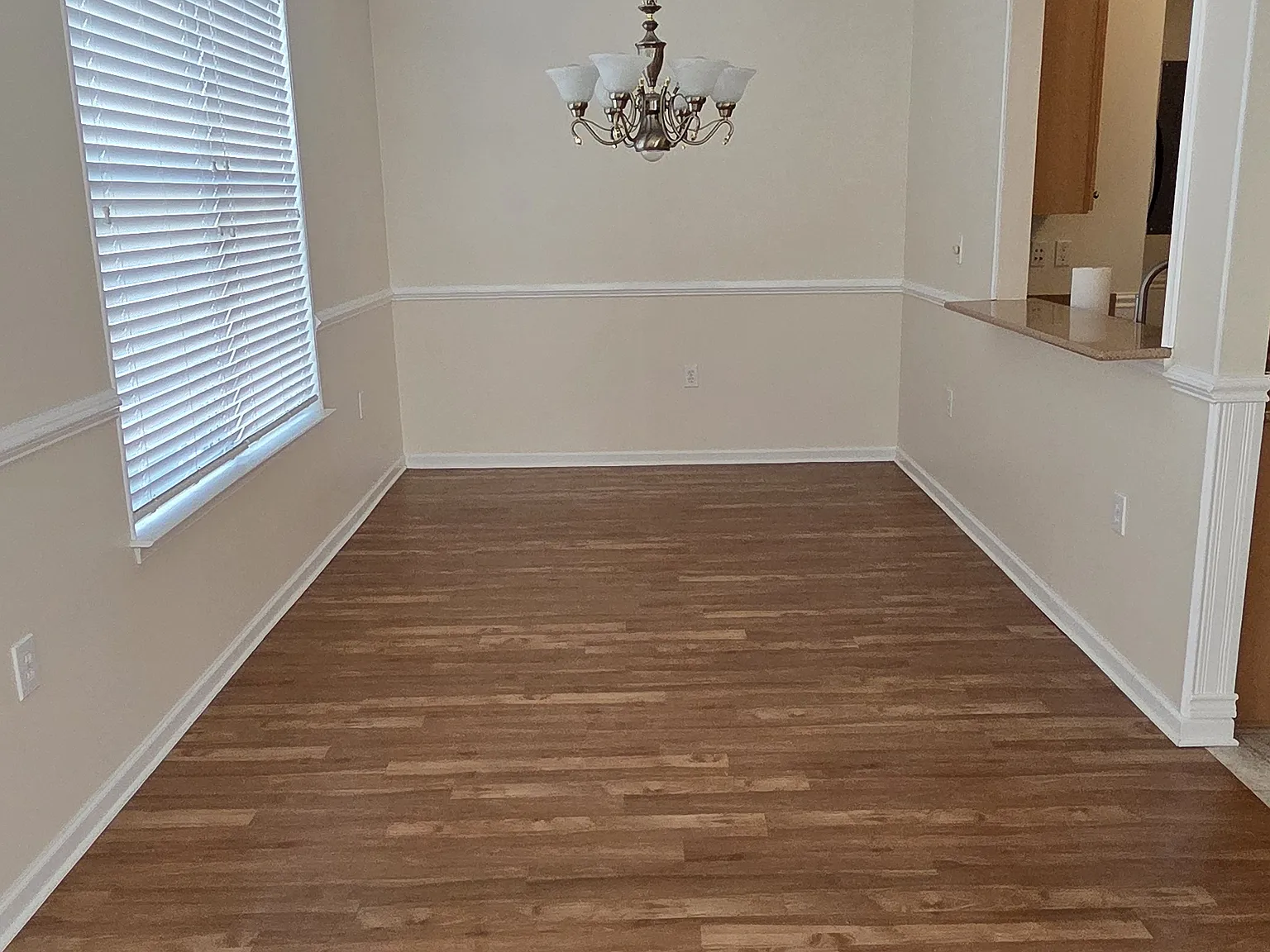 3 bed, 2.5 bath, 1804 sqft, $2,400 — Photo 3