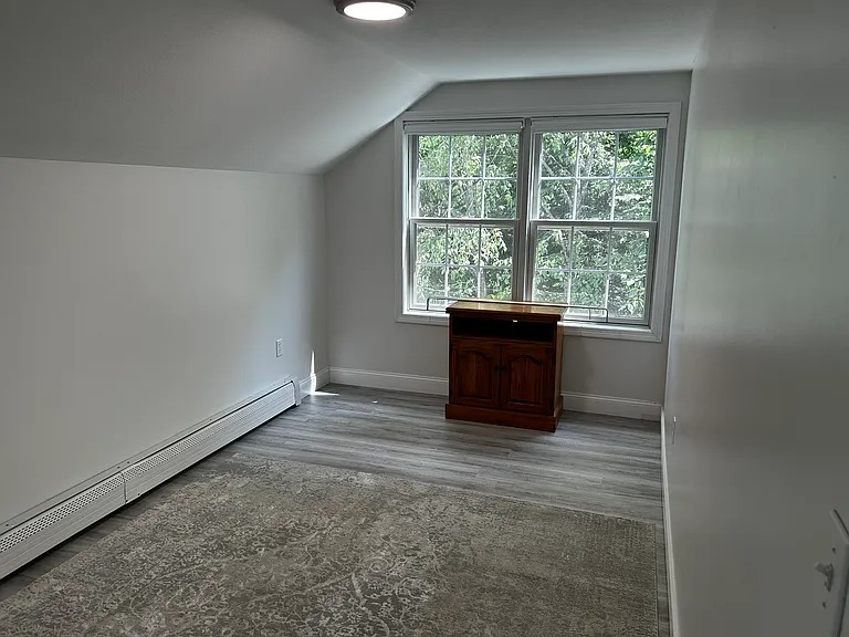 220 Greenview Dr — Photo 13