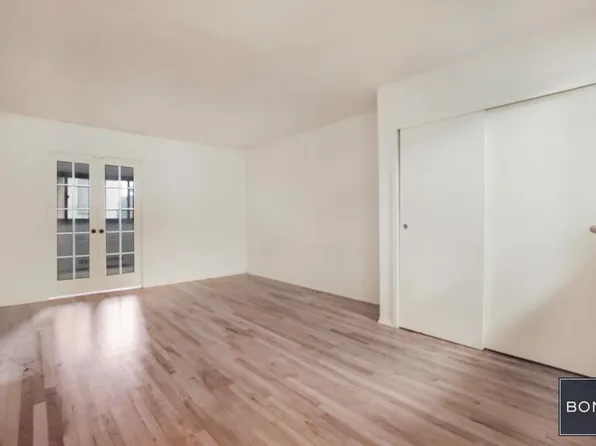 214 E 24th St, New York, NY