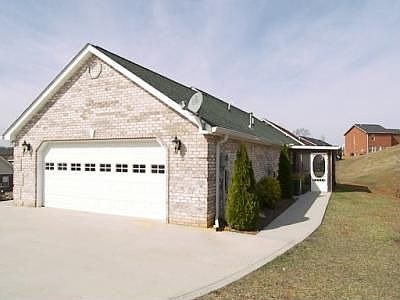 3rd image of 8115 Dove Wing Ln