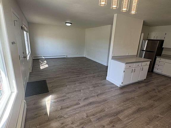 4th image of 211 Portlock St